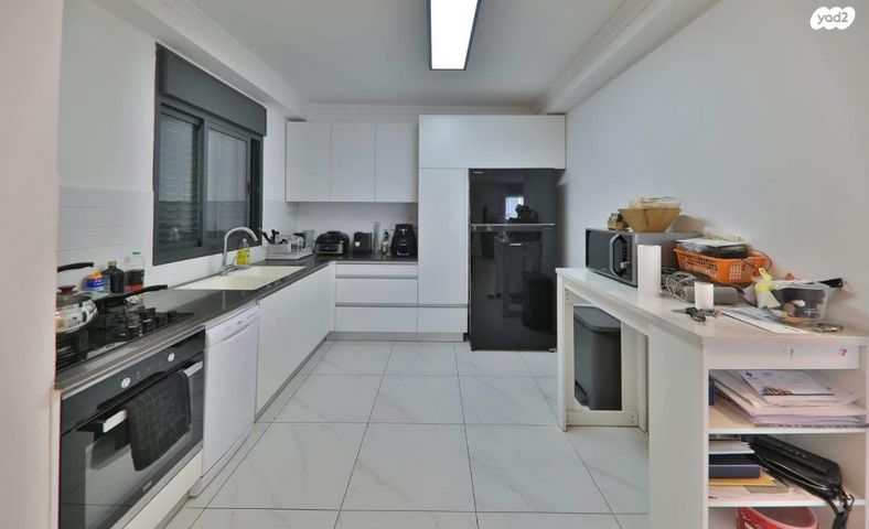 דירה, עפרה חזה, משכנות האומנים, קרית מוצקין