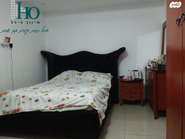 דו משפחתי, השבטים 33, גבעת ציון וגבעת הפרחים, אשקלון