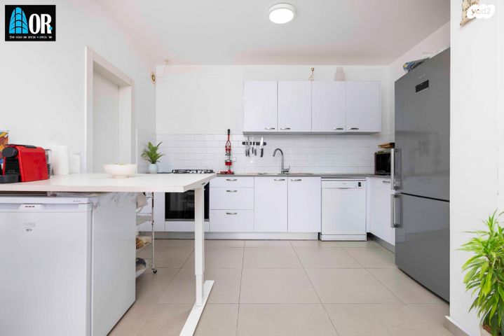 דירה, ש"י עגנון, נאות שמיר, יבנה