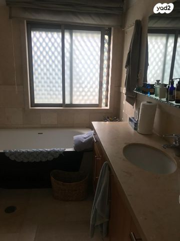 דירת גן, הצדף, תל אביב יפו