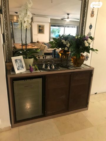 דירת גן, הצדף, תל אביב יפו