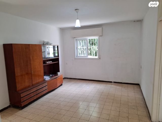 דירה, מחרוזת, עמידר, בת ים