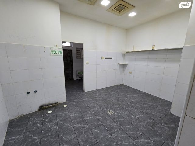 חנויות/ שטח מסחרי, מודיעין מכבים רעות