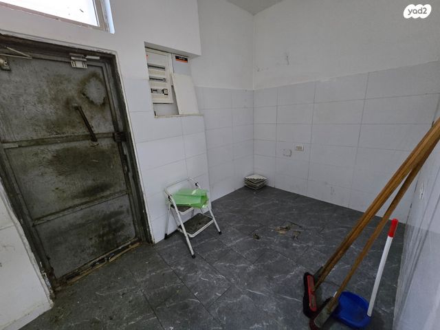 חנויות/ שטח מסחרי, מודיעין מכבים רעות