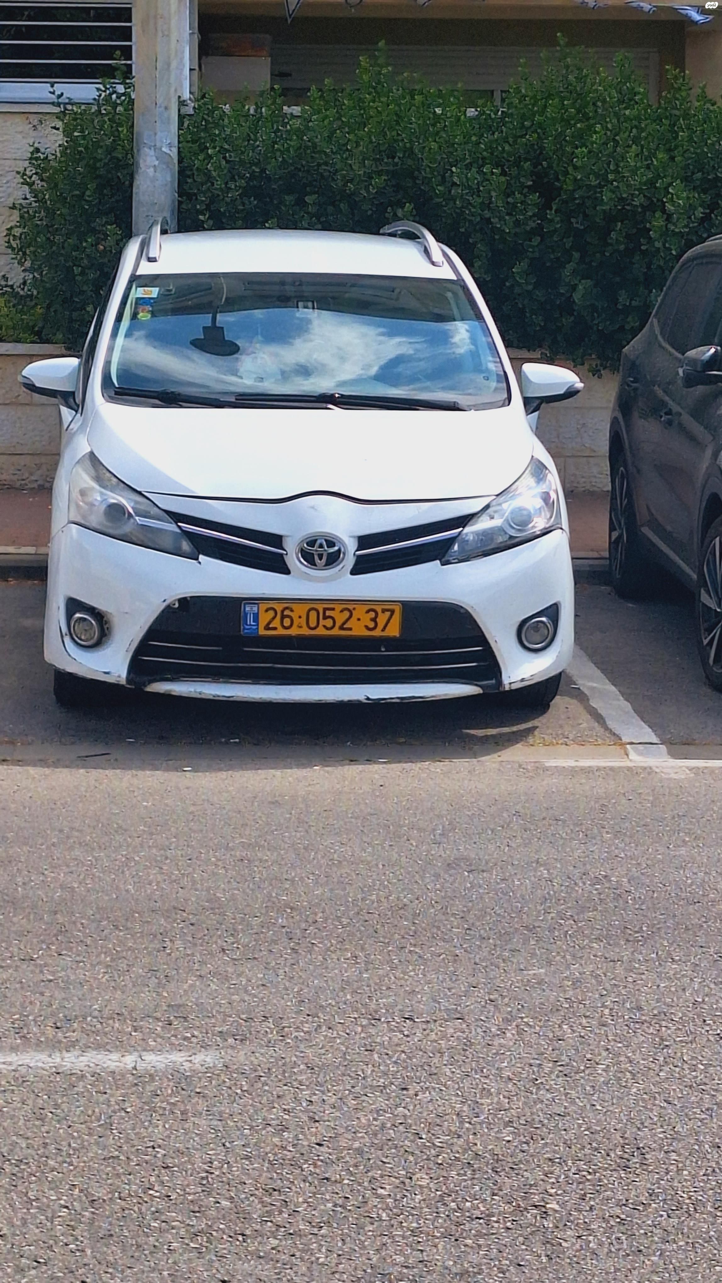 מודעת רכב טויוטה ורסו