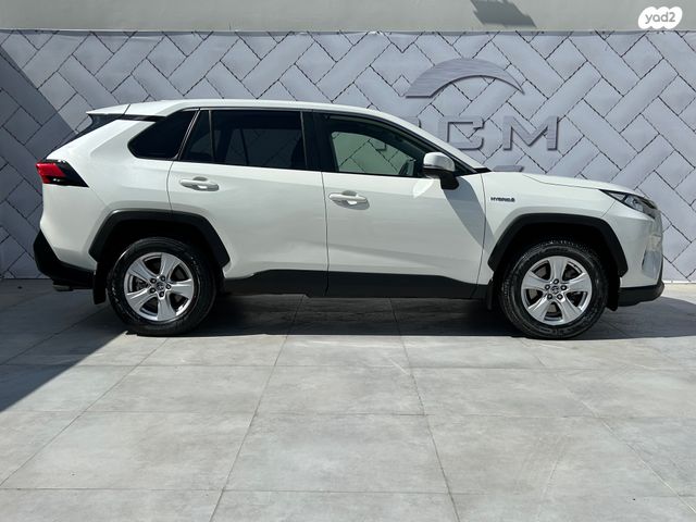 טויוטה RAV4