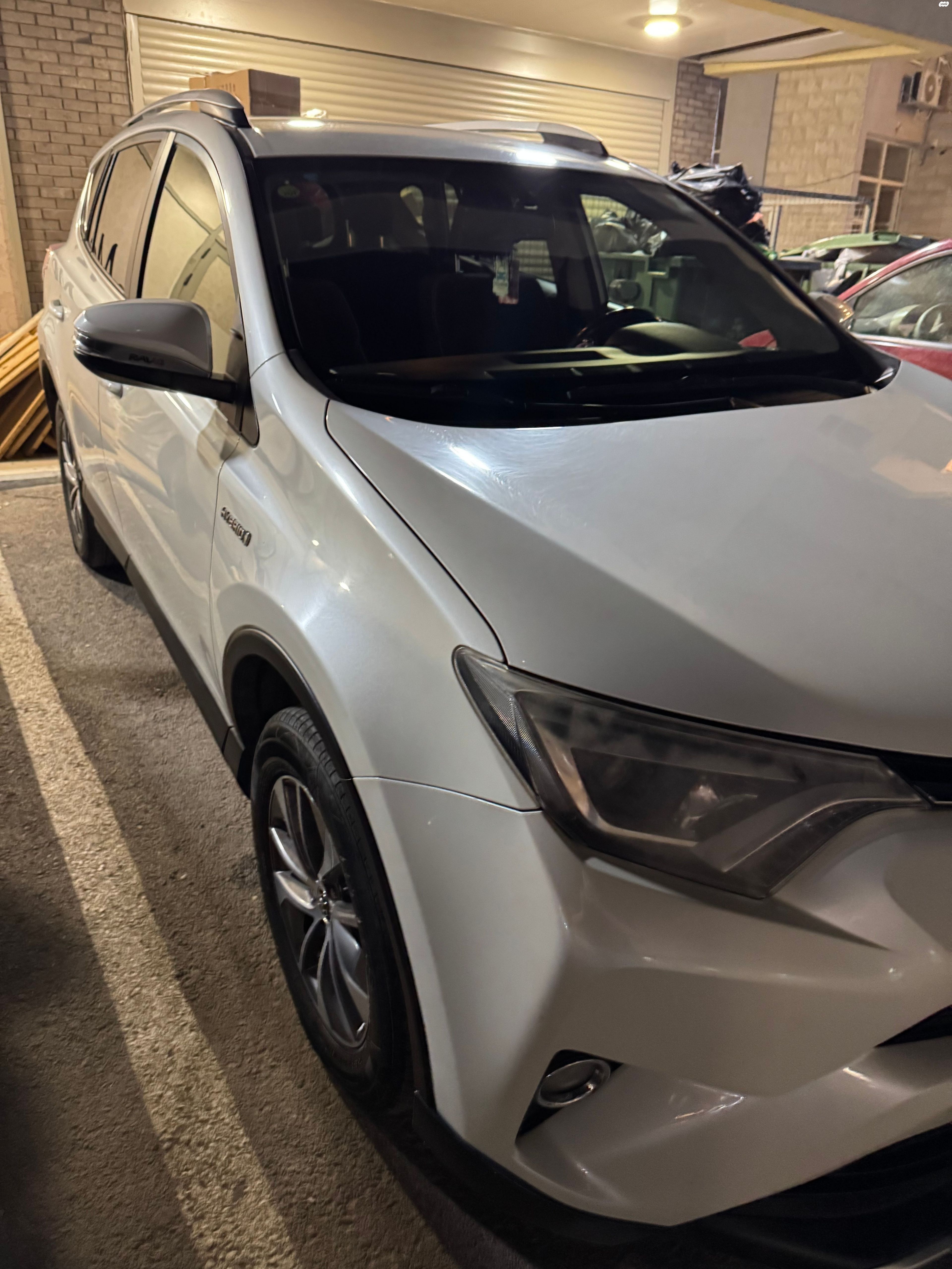 מודעת רכב טויוטה RAV4