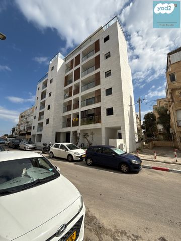 דירה, הרצל, בת ים