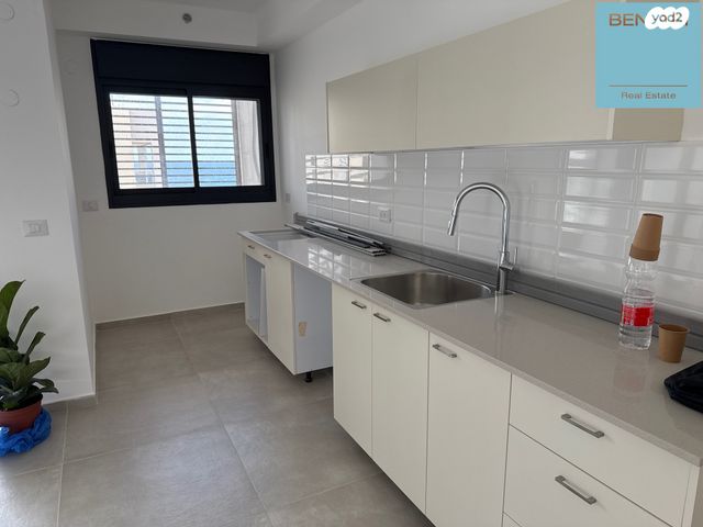 דירה, הרצל, בת ים