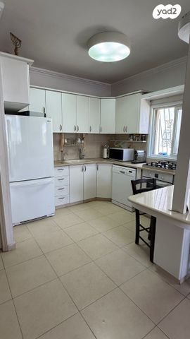 דירה, עגנון 12, דרום מערב ותיק, בת ים