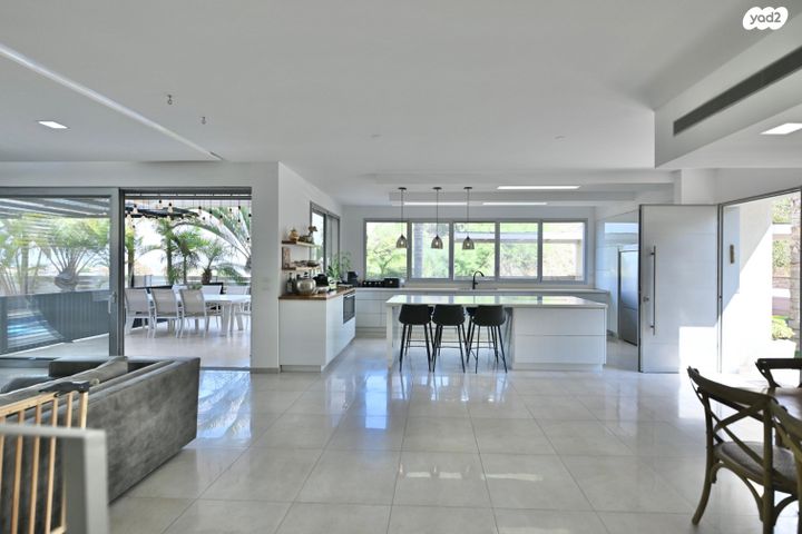 דו משפחתי, טירת שלום, נס ציונה