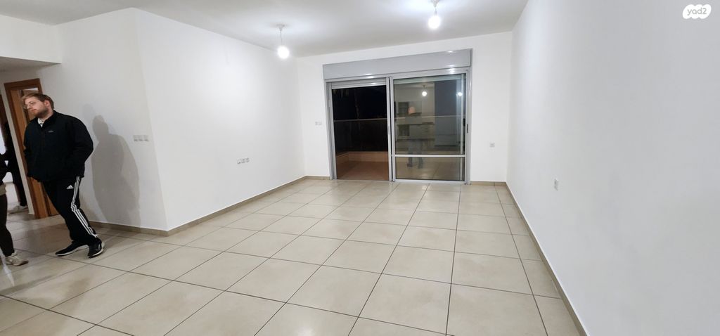 דירה, יהודה לייב יוספזון, רחובות