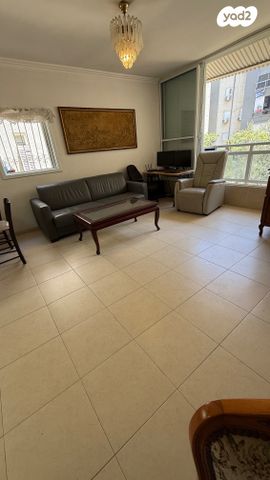 דירה, עגנון 12, דרום מערב ותיק, בת ים