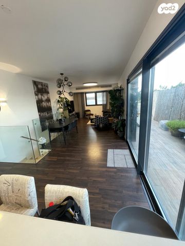 גג/ פנטהאוז, משה סנה, תל אביב יפו