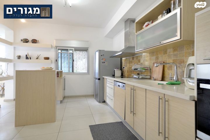 דירת גן, דרך הים, כרמל מערבי, חיפה