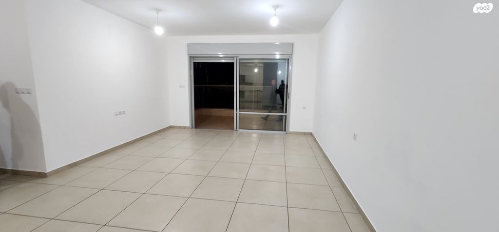 דירה, יהודה לייב יוספזון, רחובות