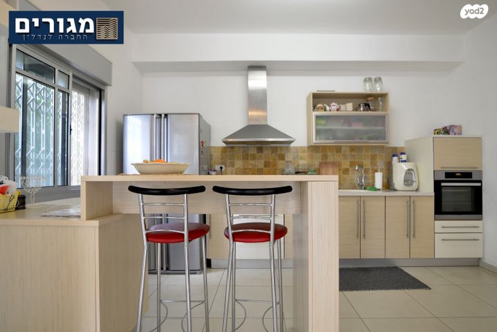 דירת גן, דרך הים, כרמל מערבי, חיפה