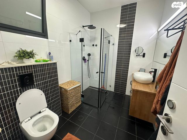 דו משפחתי, נאות הפרחים, גן יבנה