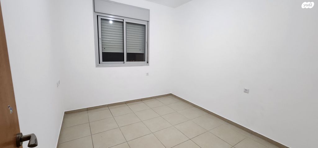 דירה, יהודה לייב יוספזון, רחובות