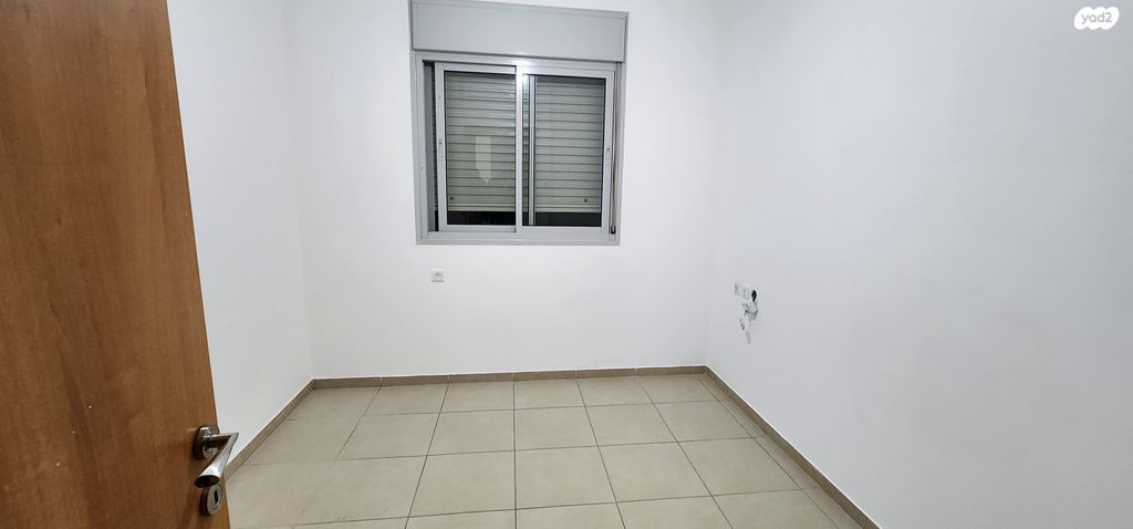 דירה, יהודה לייב יוספזון, רחובות