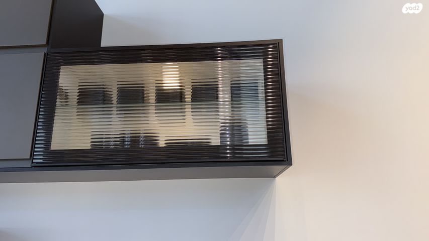 דירת גן, שיבת ציון 52, העיר התחתית, ואדי סאליב, חיפה