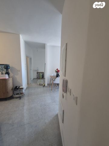 דירה, החלוצים, יסודות, בני ברק