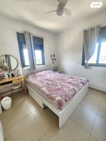 גג/ פנטהאוז, אבני חן, חריש