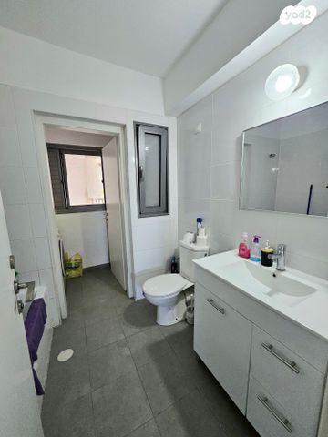 דירה, הנרייטה סאלד, כרמי גת, קרית גת