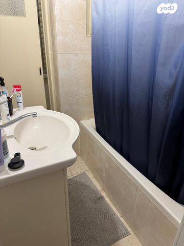 דירה, צבי הרמן שפירא, אברמוביץ', ראשון לציון