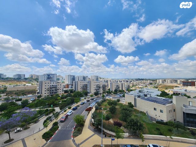 גג/ פנטהאוז, אבני חן, חריש