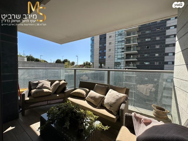 דירה, שדרות אבא חושי, סביוני הכרמל, חיפה