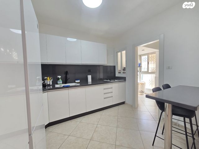 דירת גן, סול ליפצין, חומת שמואל, הר חומה, ירושלים