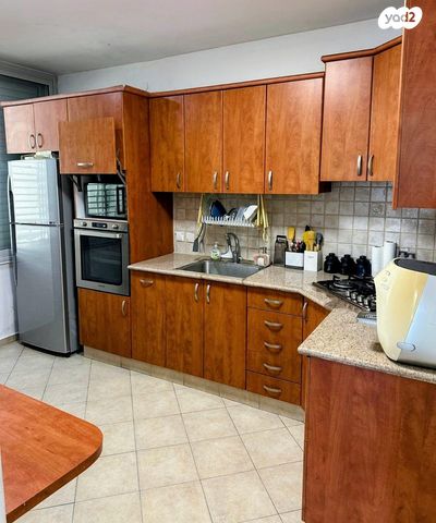 דירה, יגאל אלון, מרכז, הרצליה