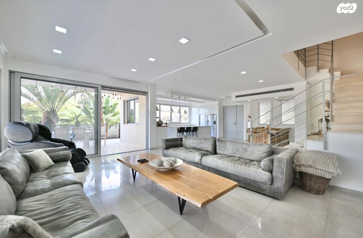 דו משפחתי, טירת שלום, נס ציונה