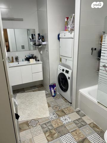 גג/ פנטהאוז, משה סנה, תל אביב יפו