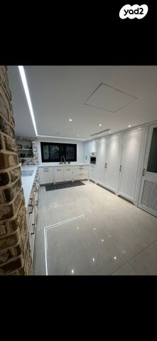 דו משפחתי, צבי סגל, ברנע, אשקלון