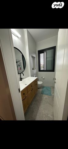 דו משפחתי, צבי סגל, ברנע, אשקלון