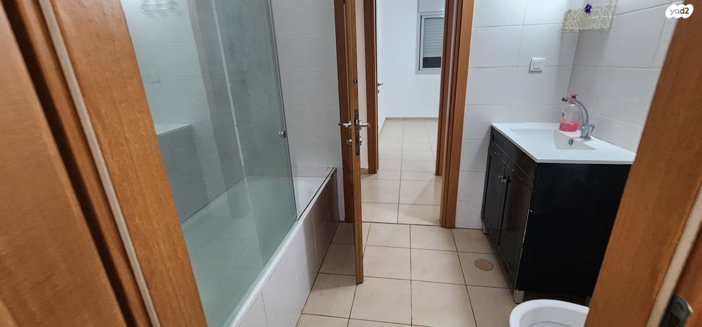 דירה, יהודה לייב יוספזון, רחובות