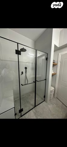 דו משפחתי, צבי סגל, ברנע, אשקלון