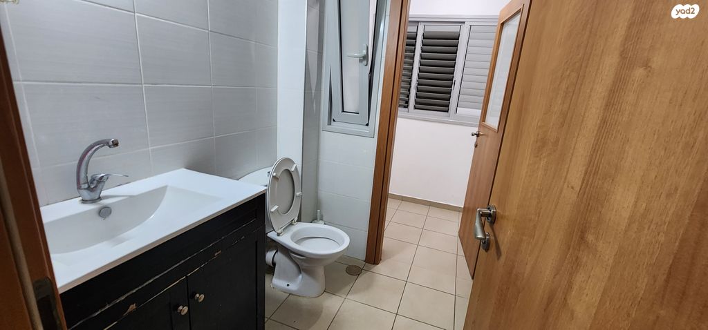 דירה, יהודה לייב יוספזון, רחובות