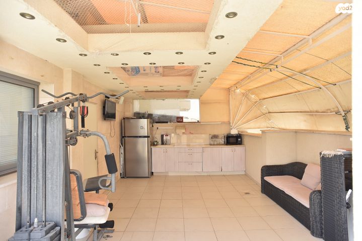 גג/ פנטהאוז, צ"ג בנות, רמב"ם, ראשון לציון