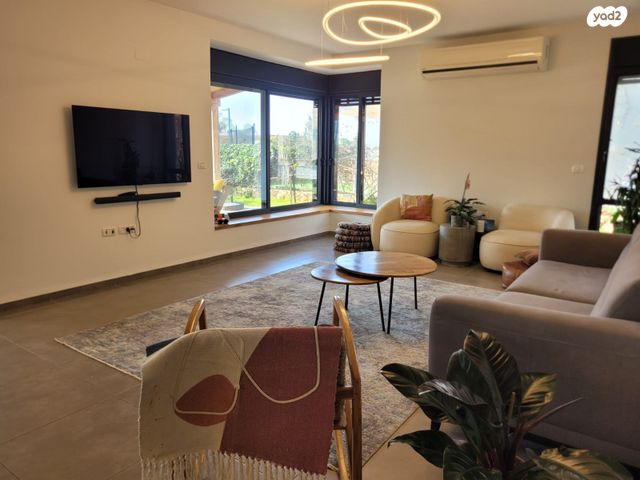 בית פרטי/ קוטג', נורית