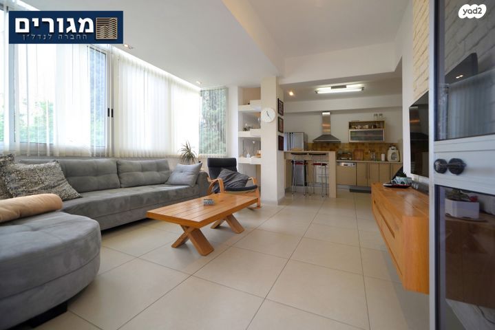 דירת גן, דרך הים, כרמל מערבי, חיפה