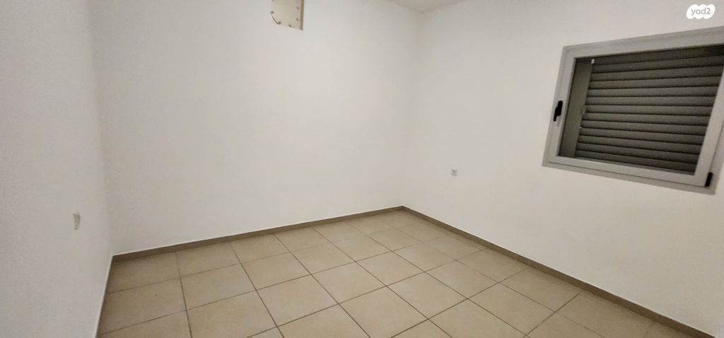 דירה, יהודה לייב יוספזון, רחובות