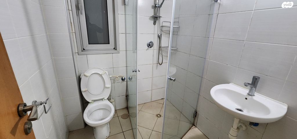 דירה, יהודה לייב יוספזון, רחובות