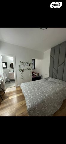 דו משפחתי, צבי סגל, ברנע, אשקלון