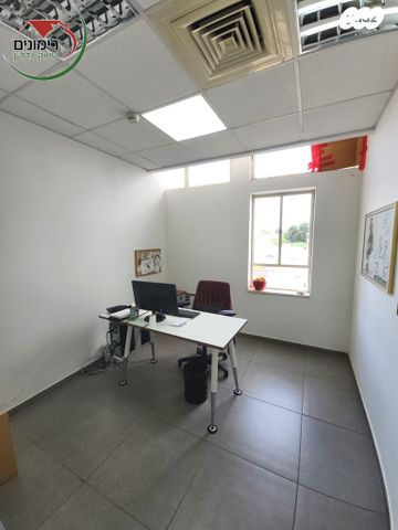 משרדים, חרושת, אזור תעשיה ומסחר, רמת השרון