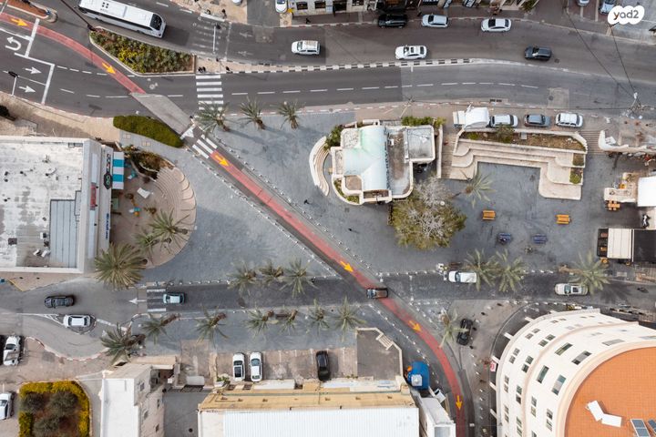 חנויות/ שטח מסחרי, שדרות המגינים 15, חיפה