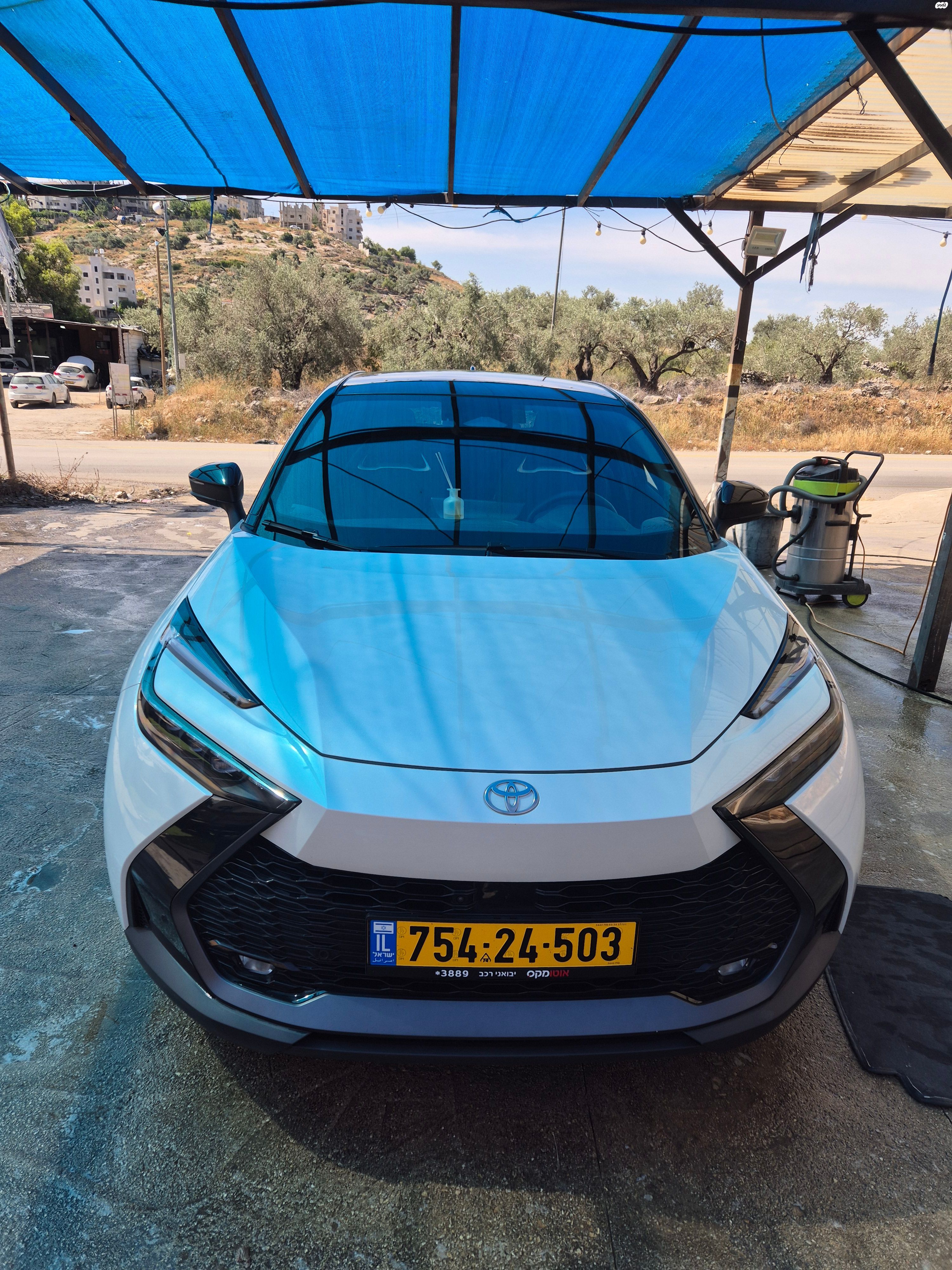 מודעת רכב טויוטה C-HR