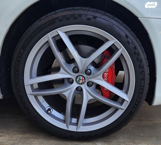 אלפא רומיאו GT